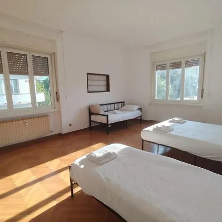 Dock Bay Apartment